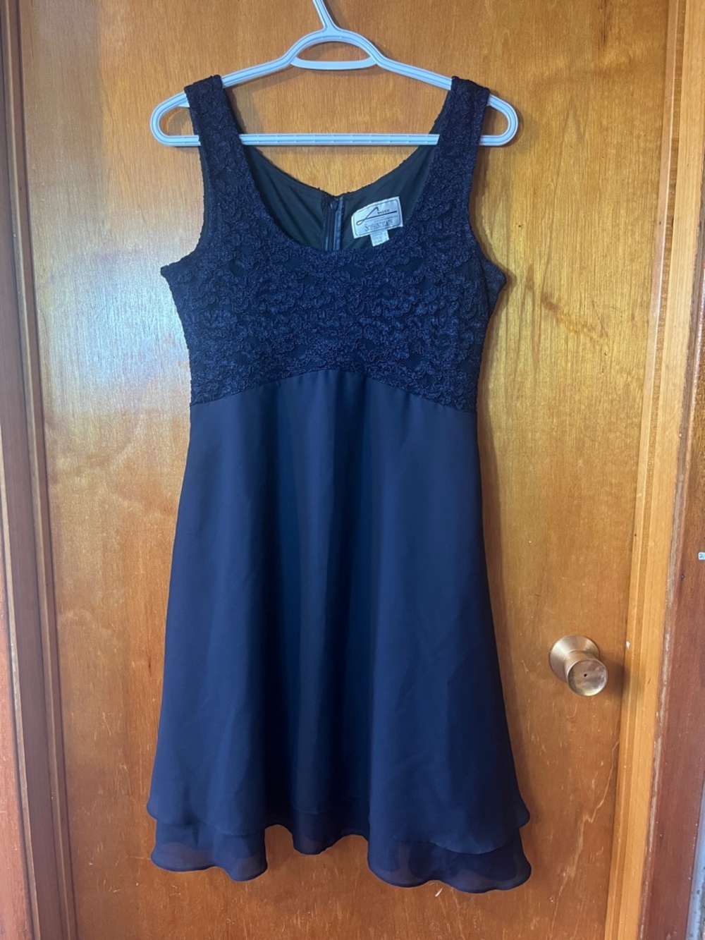 Woman’s Lindor Sleeveless Navy Lace Bodice Midi Dress 12